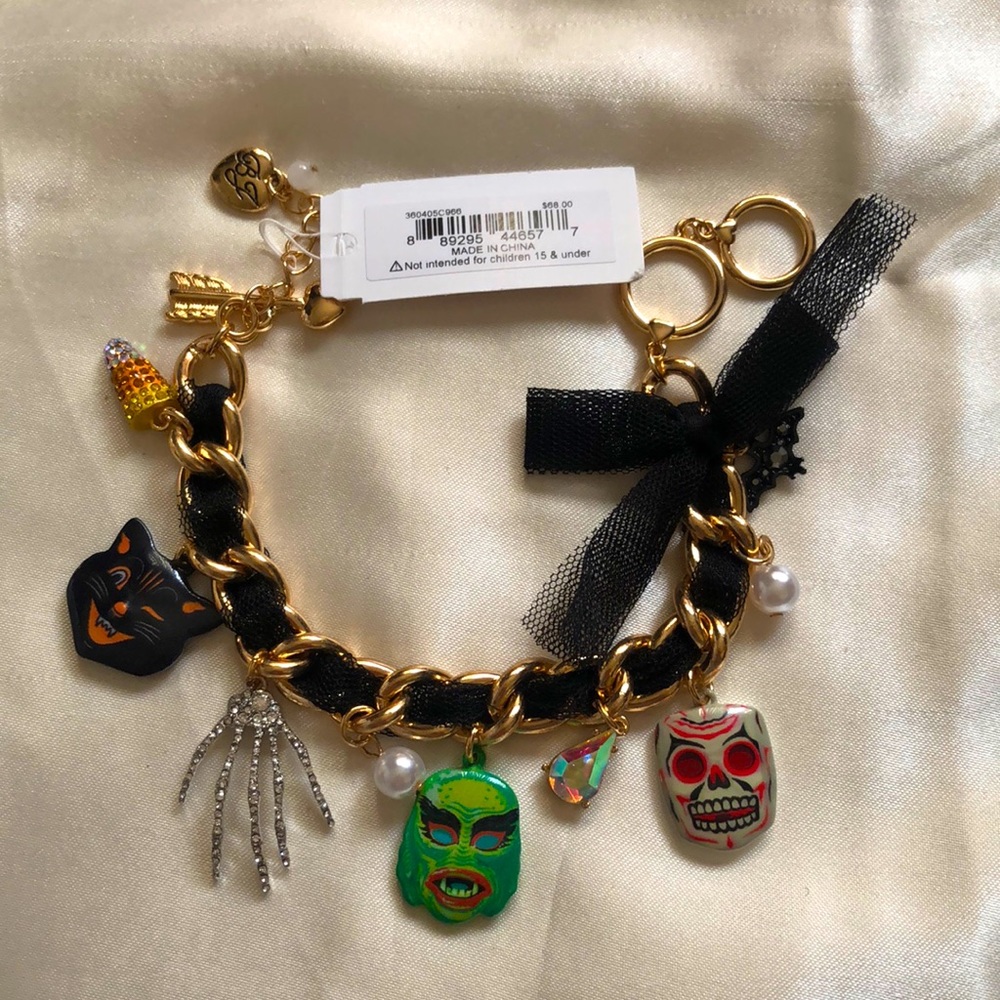 Betsey Johnson Gold Tone Glampire Halloween Charm Bracelet NWT
